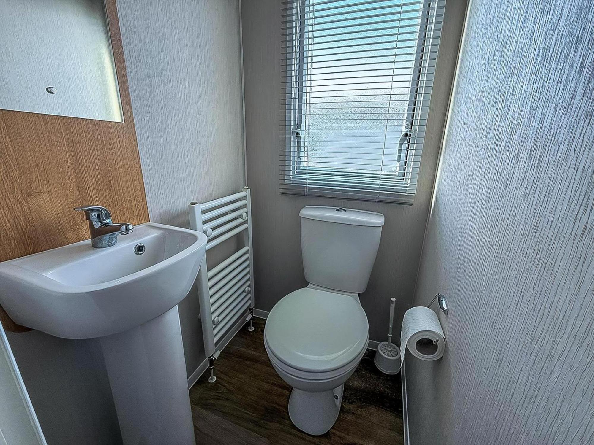 Lovely 8 Berth Caravan In Southview Holiday Park, Ref 33042Tc Skegness Exterior foto